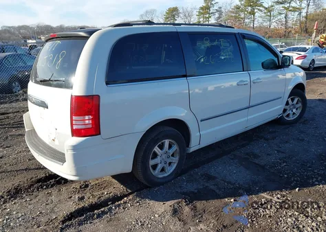 2009 Chrysler Town & Country Touring from USA, damaged, VIN 2A8HR54119R612907